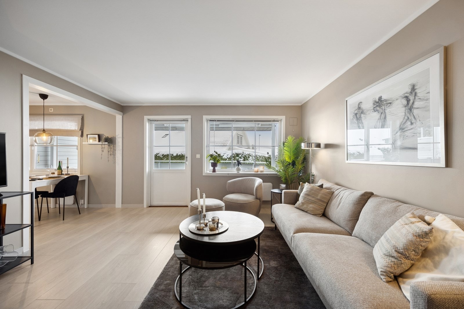 Leiligheten har en god planløsning, tilbaketrukket i rolig gate og vestvendt beliggenhet med gode solfohold Galleribilde