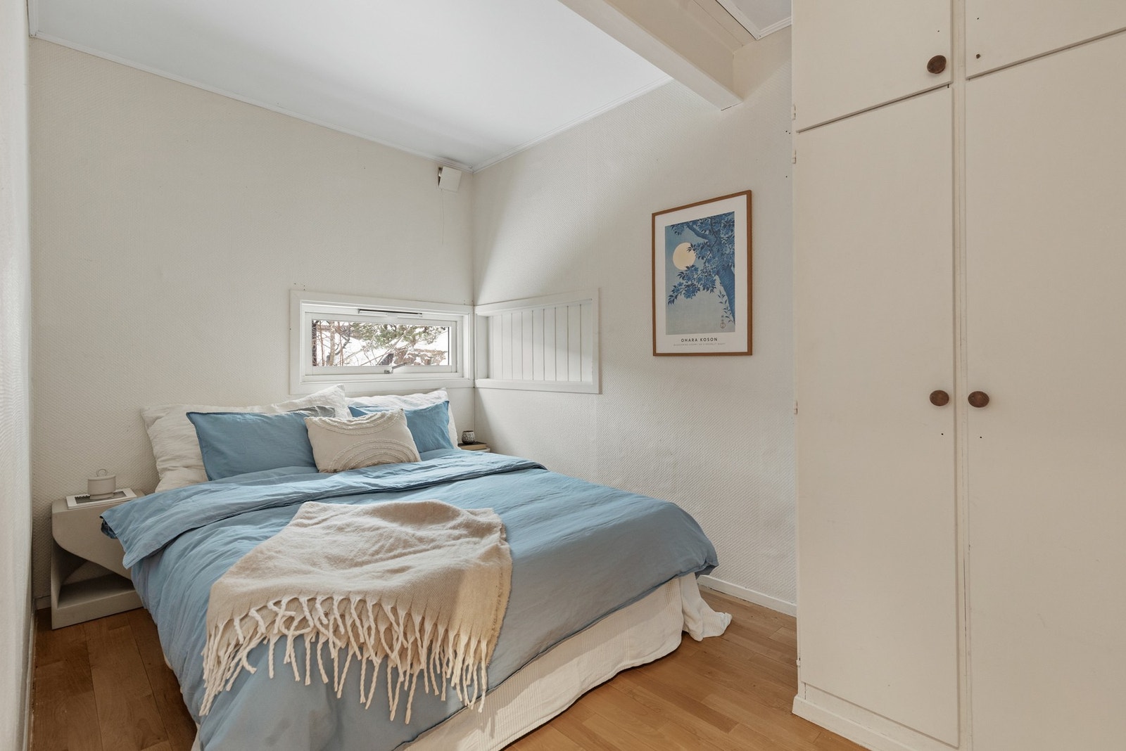 De to øvrige soverommene har plassbygde garderobeskap Galleribilde