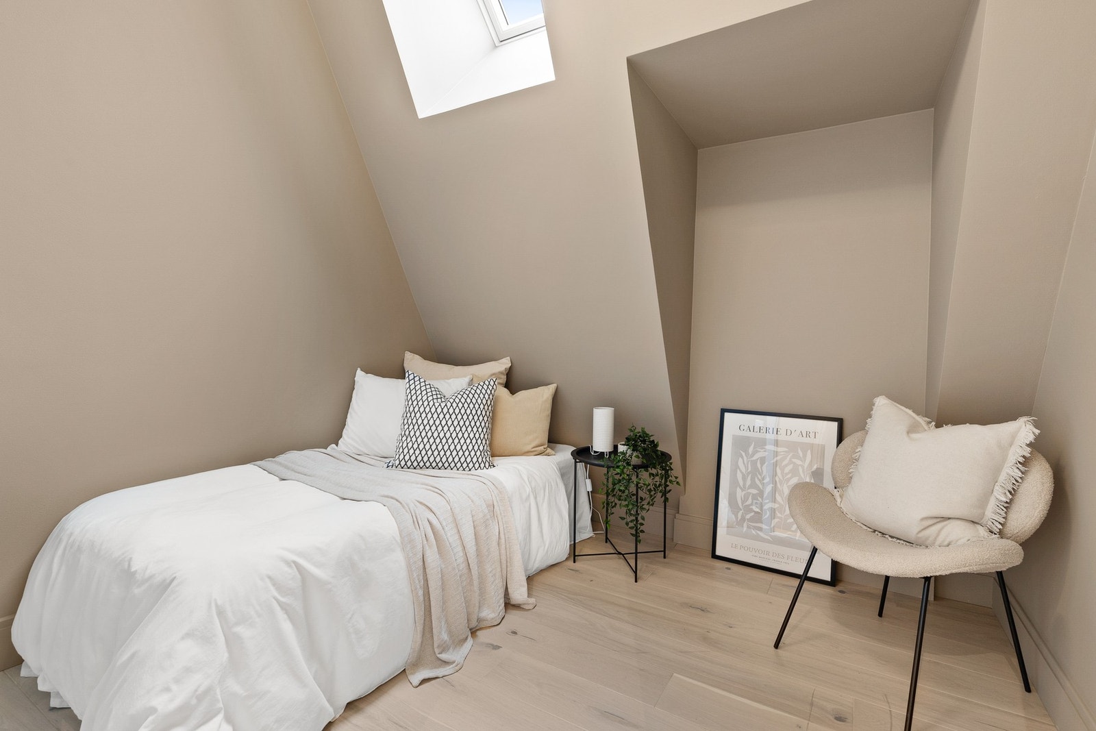 Rommene egner seg godt som barnerom, gjesterom eller kontor, alt etter behov og ønske. Galleribilde