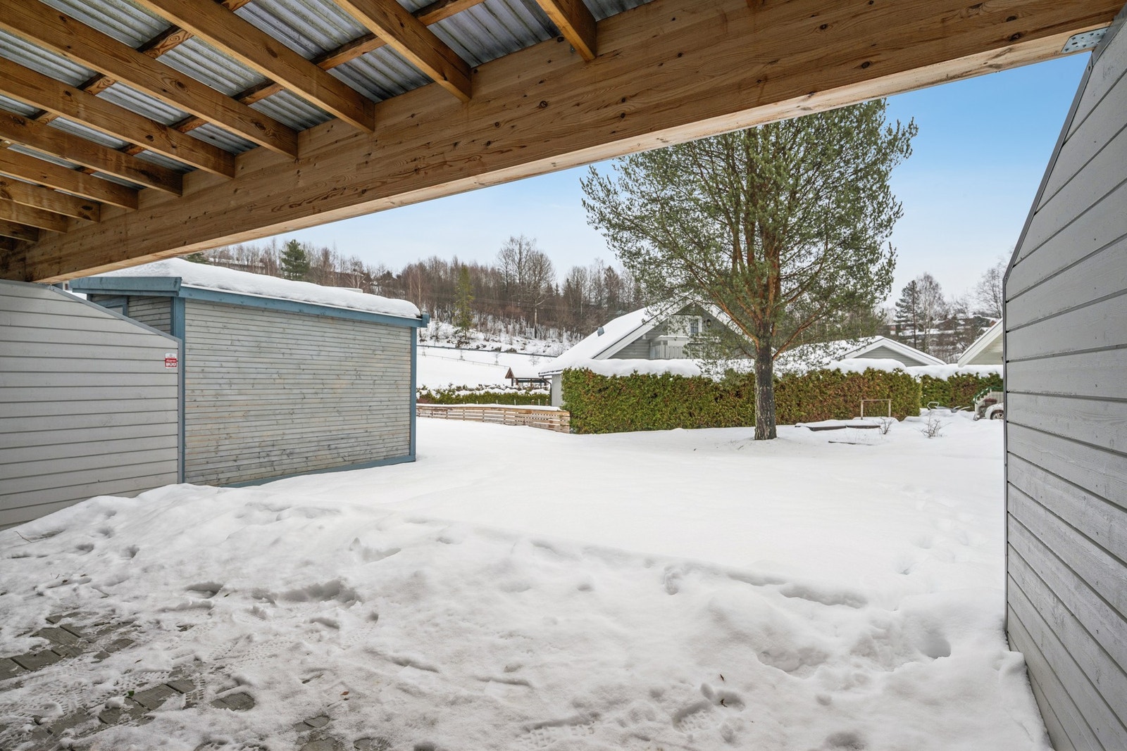 Her ute har du god plass til utvendig møblement. Galleribilde