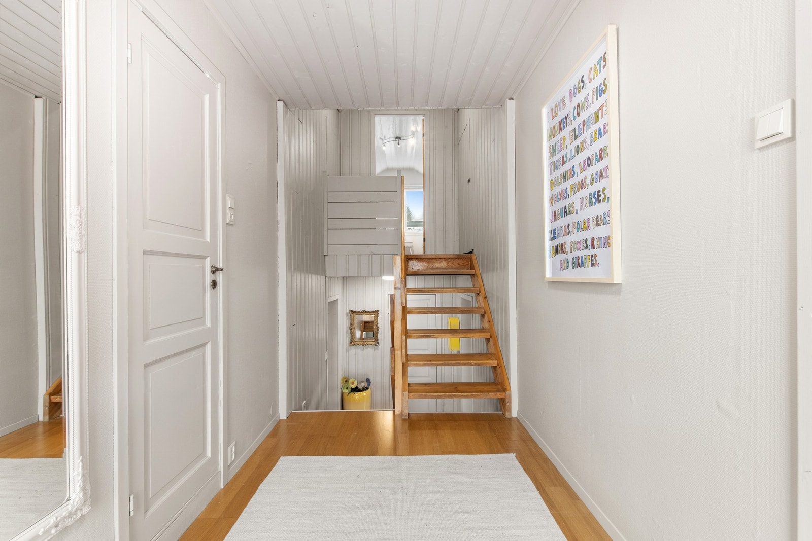 Gang - Trapp opp til det øverste soverommet. Galleribilde