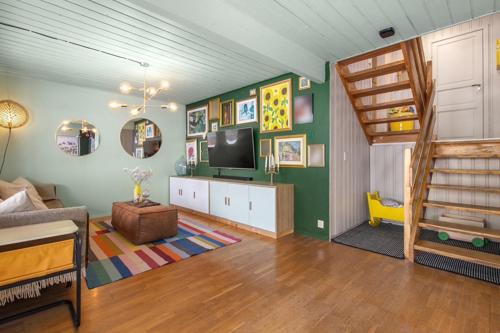 Stue mot trappeoppgang. Galleribilde