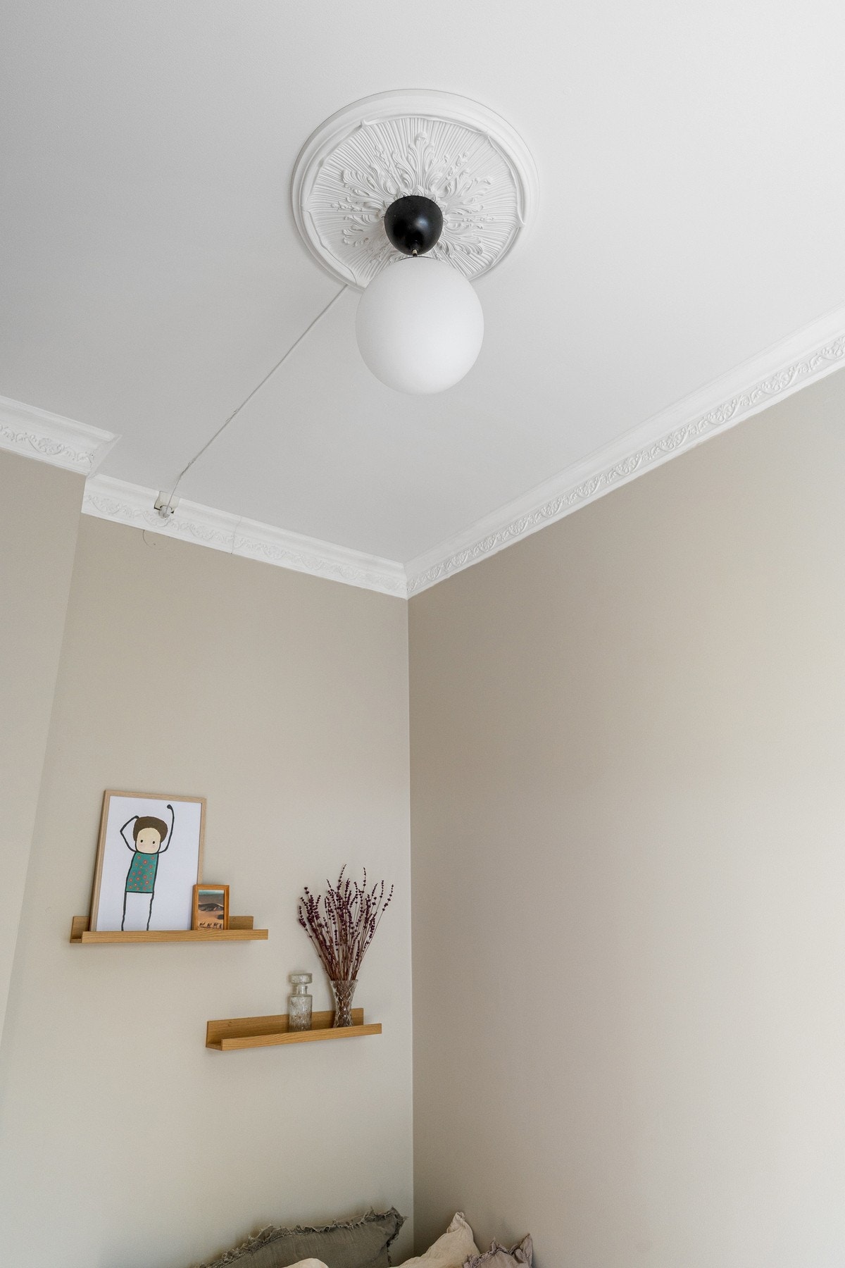 Rosett og stukkatur i himling. Galleribilde