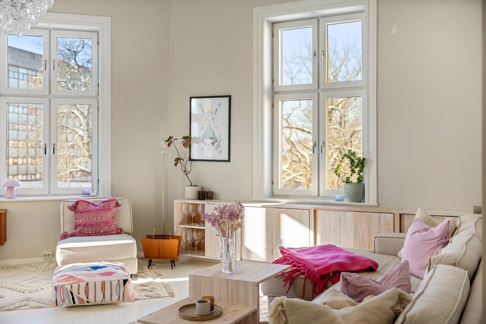 Super beliggenhet, høyt og fritt i 3. etasje. Galleribilde