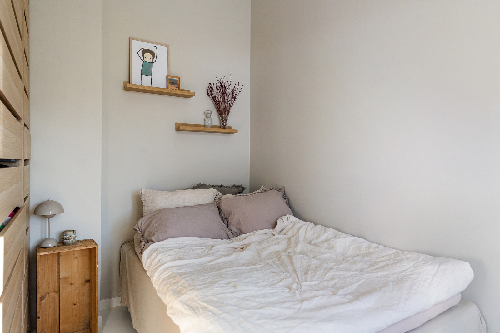 Fint soverom med god plass til dobbeltseng og garderobe. Galleribilde