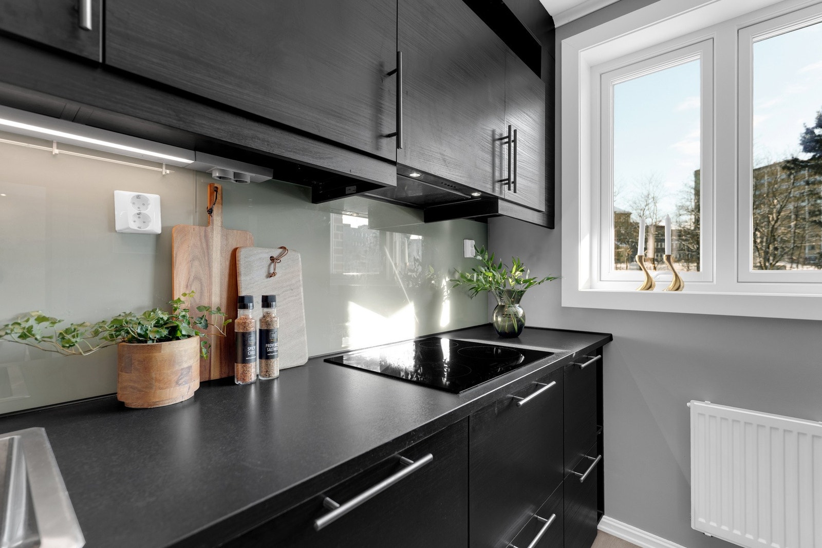 Hyggelig utsyn fra kjøkkenvinduet. Galleribilde