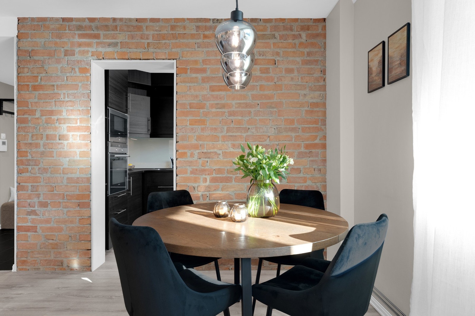 Her kan du invitere venner og familie til hyggelige lag! Galleribilde