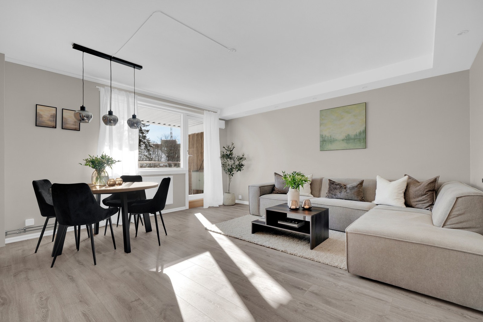 Mailehn Øverås v/ EIE Løren ønsker velkommen til Disenveien 17! Foto: Hanne Kvislen. Galleribilde