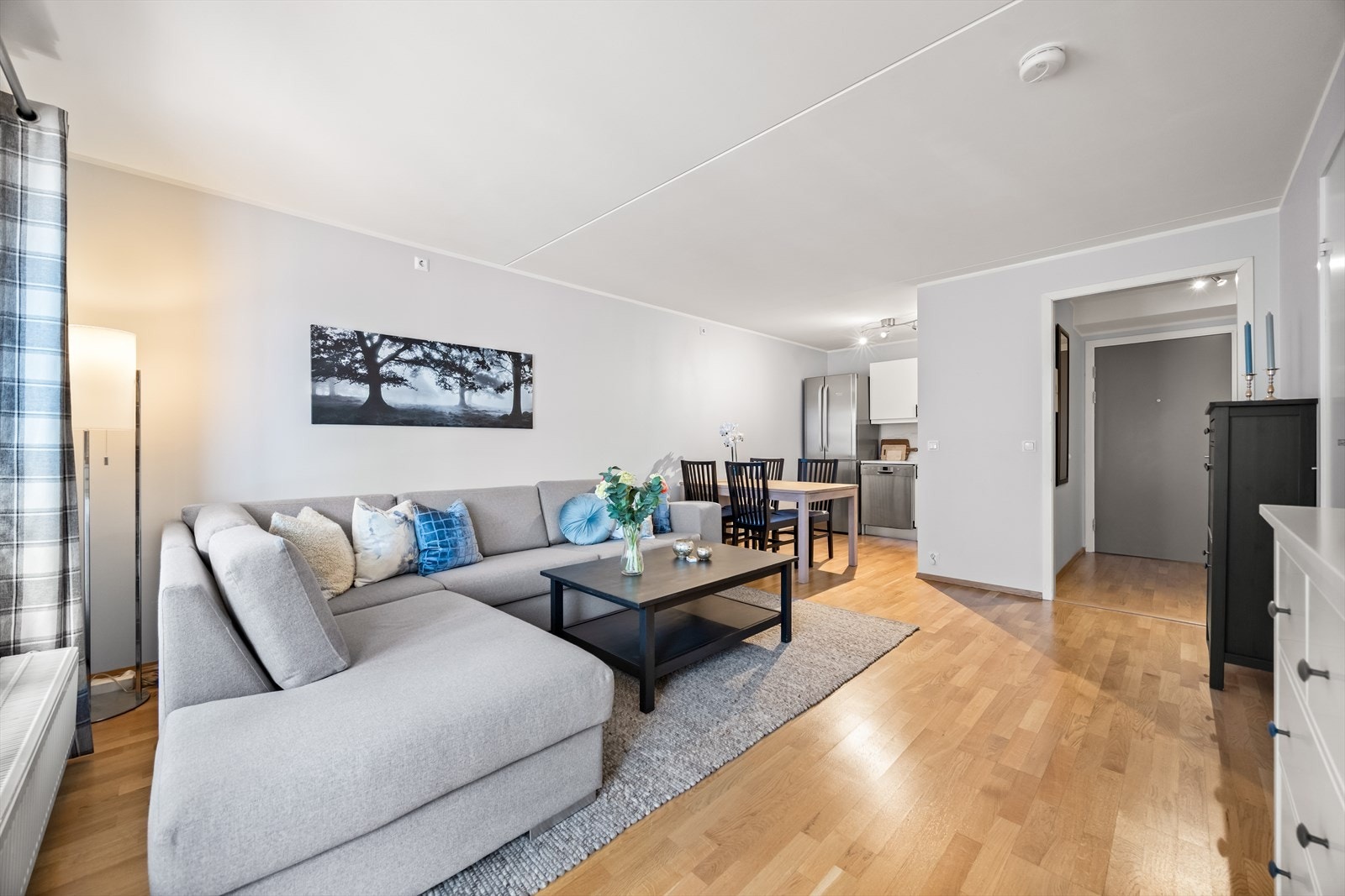 Oppvarming via radiatorer. Fjernvarme er inkludert i felleskostnadene. Galleribilde