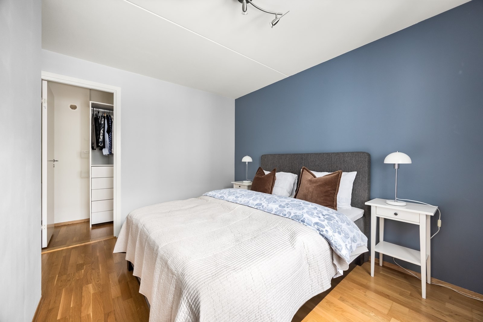 Tilliggende bod/garderoberom. Galleribilde