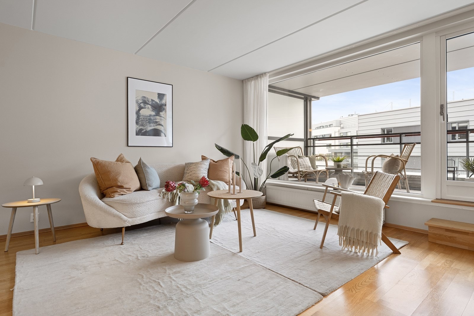Velkommen til Messepromenaden 4! en lys og luftig gjennomgående 3-roms leilighet med attraktivt beliggende på Skøyen. Galleribilde