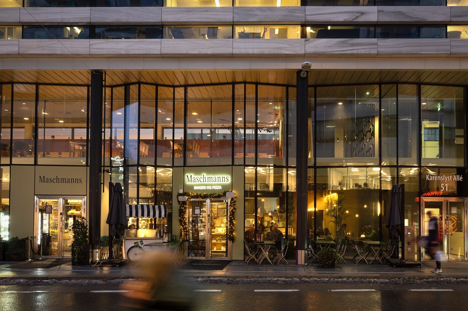 Her har du alt av servicefasiliteter like utenfor døren. Galleribilde