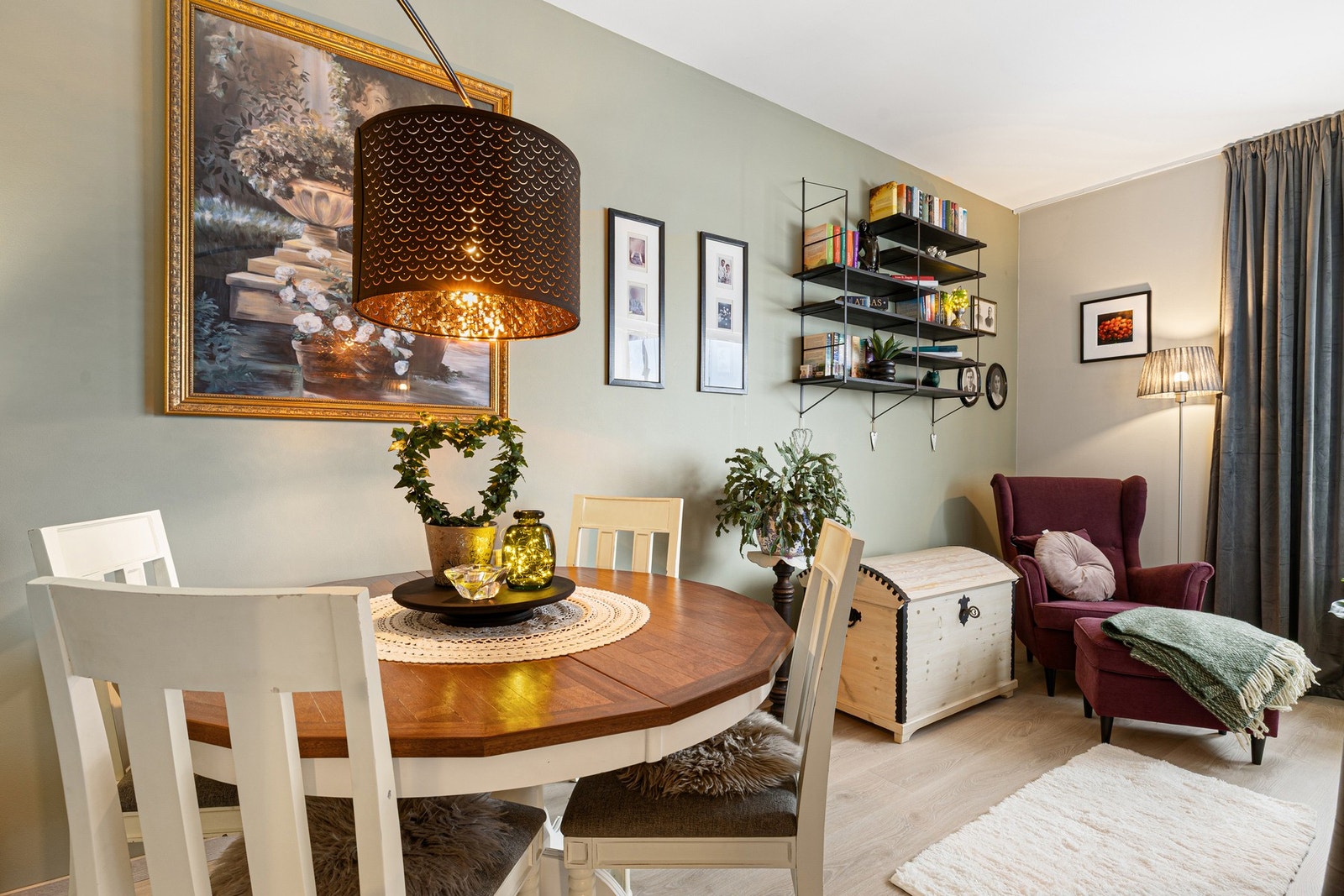 God plass for å innrede som spisestue eller hva en måtte ønske. Galleribilde