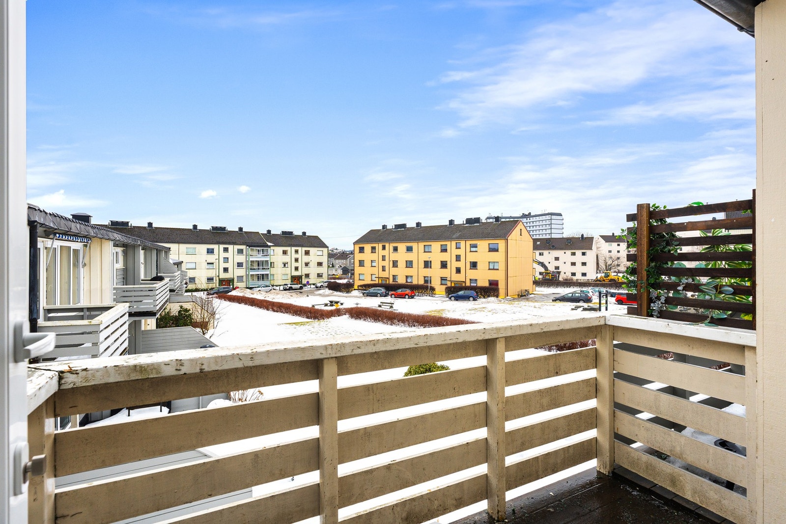 - Egen uteplass/veranda direkte med utgang fra stuen - Galleribilde