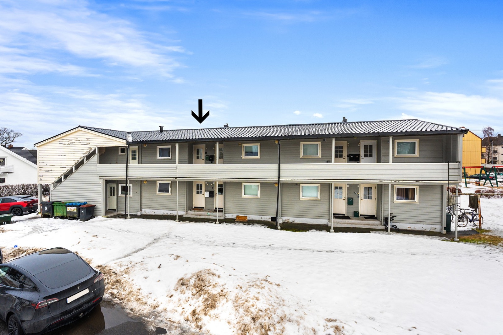 - Leilighten ligger i andre etasje med trappeadkomst - Galleribilde