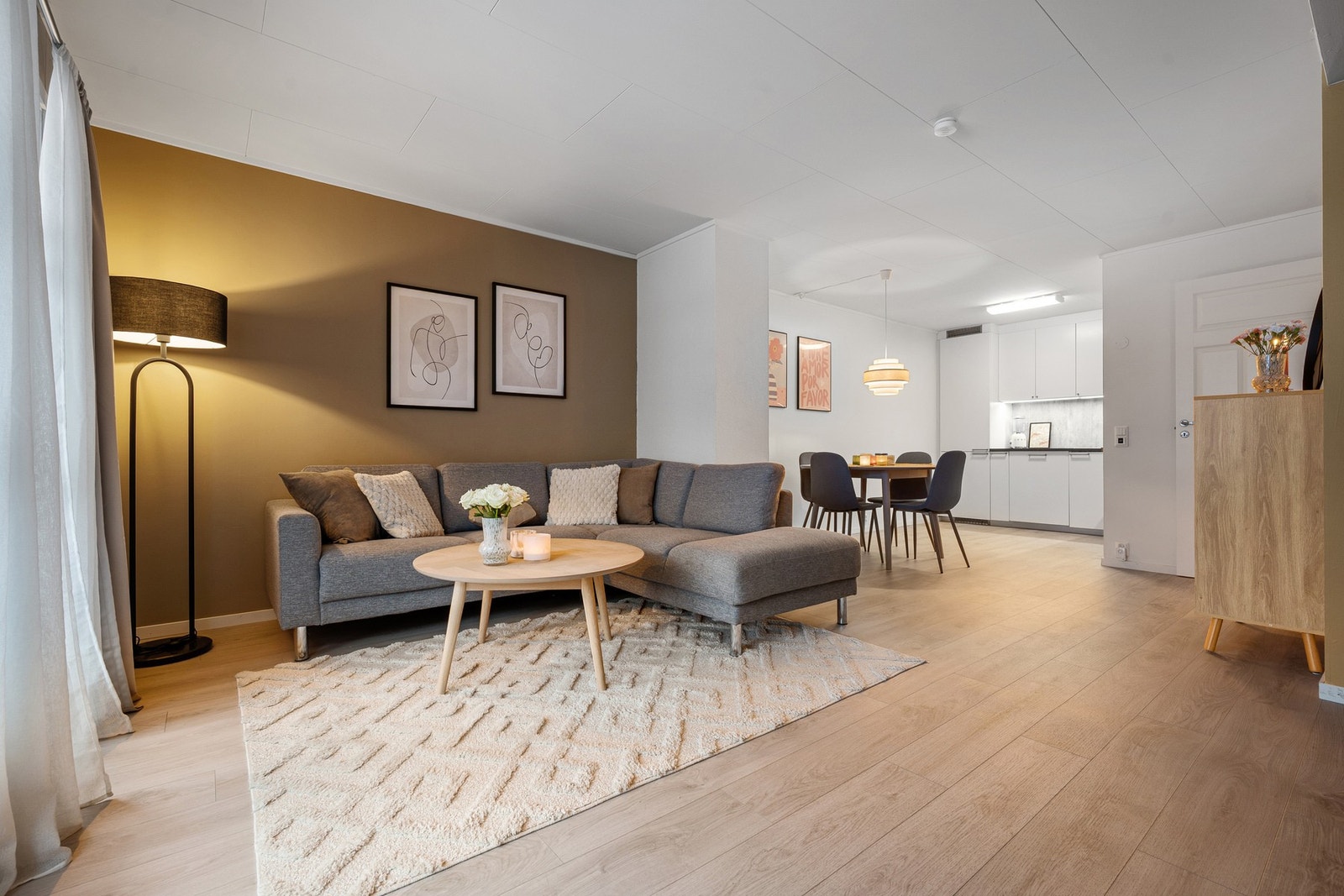 EIE eiendomsmegling v/Michael Knutsen har gleden av å presentere Hestvikveien 27A! Foto: Martynas Milkevicius Galleribilde