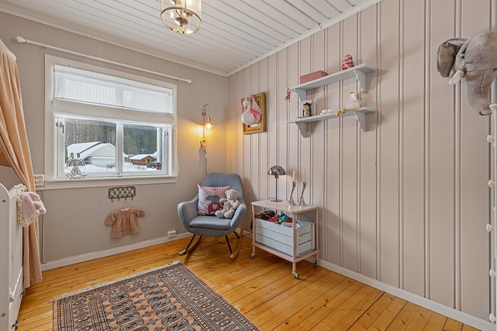 Her er det også plass til seng og skap/kommode. Galleribilde