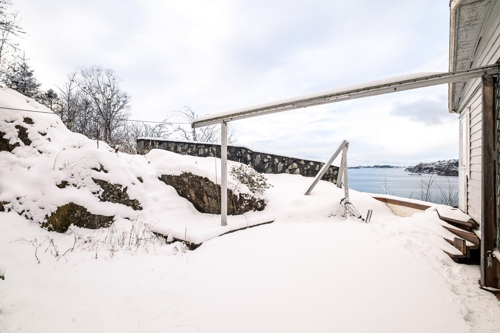 Her får du gode solforhold med plass til utemøblering der fine sommerdager kan nytes. Galleribilde