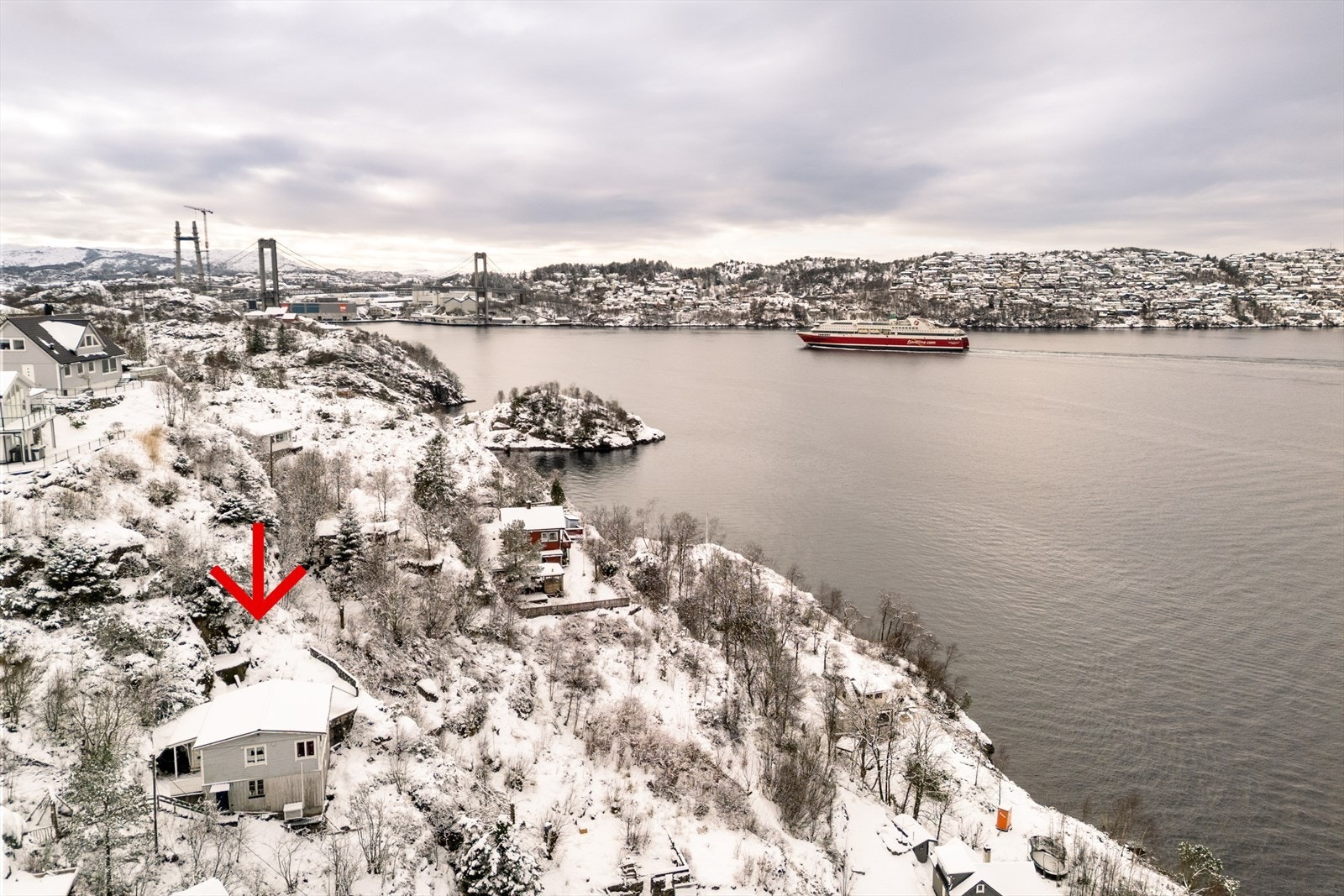 Hytta ligger i fine landlige omgivelser med særdeles gode solforhold Galleribilde