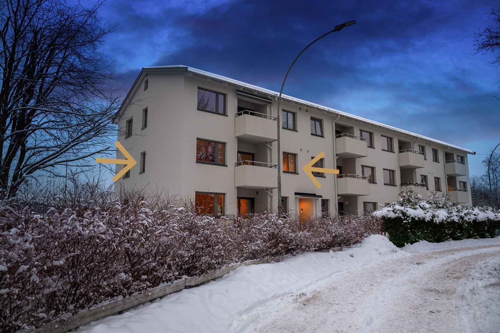 Leiligheten har en flott beliggenhet på enden av bygget med lysinnslipp fra 3 sider. Galleribilde