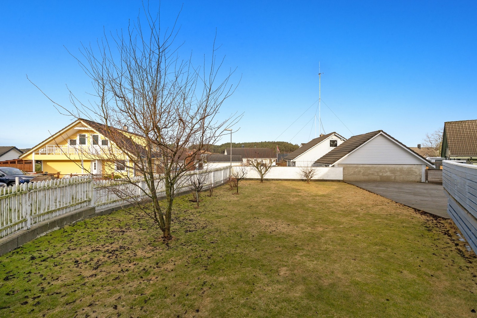 Romslig tomt på ca. 536 kvm. Galleribilde