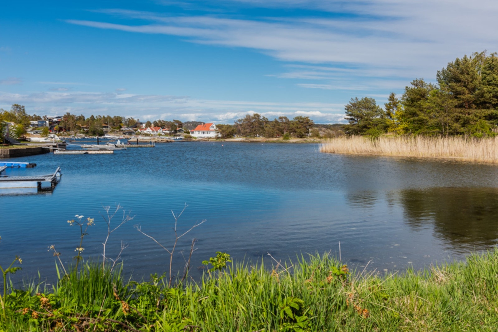 Bydelen har kort vei til vannet og vakre Granholmen Galleribilde