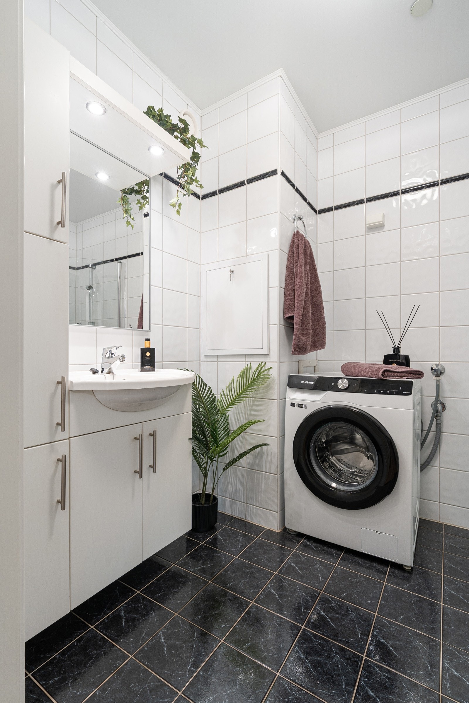 God plass til vaskemaskin/kombimaskin.