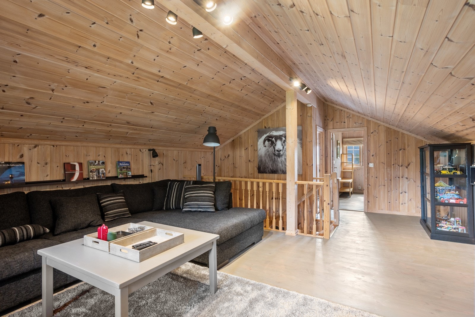 Innredet hems | rommet er ikke godkjent for varig opphold Galleribilde