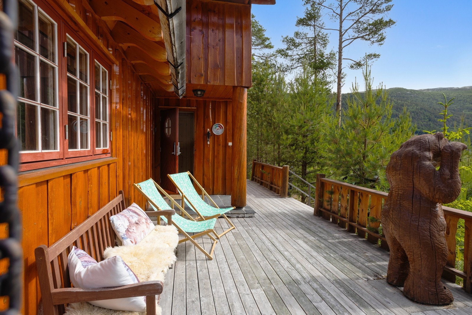 Platting ved inngangspartiet Galleribilde