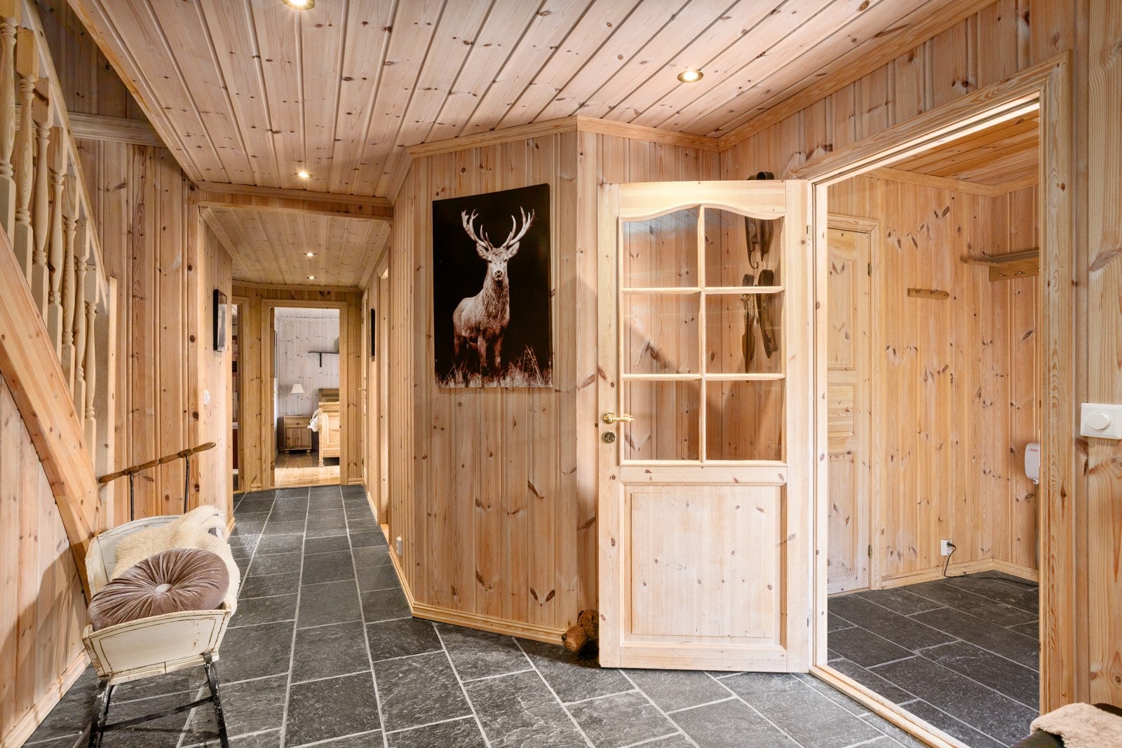 Vindfang utenfor hall | varmekabler med smartstyring via app Galleribilde