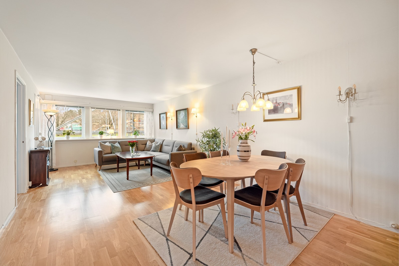 Østgårdveien 2B presenteres av Per-Espen Omberg i Krogsveen. Galleribilde