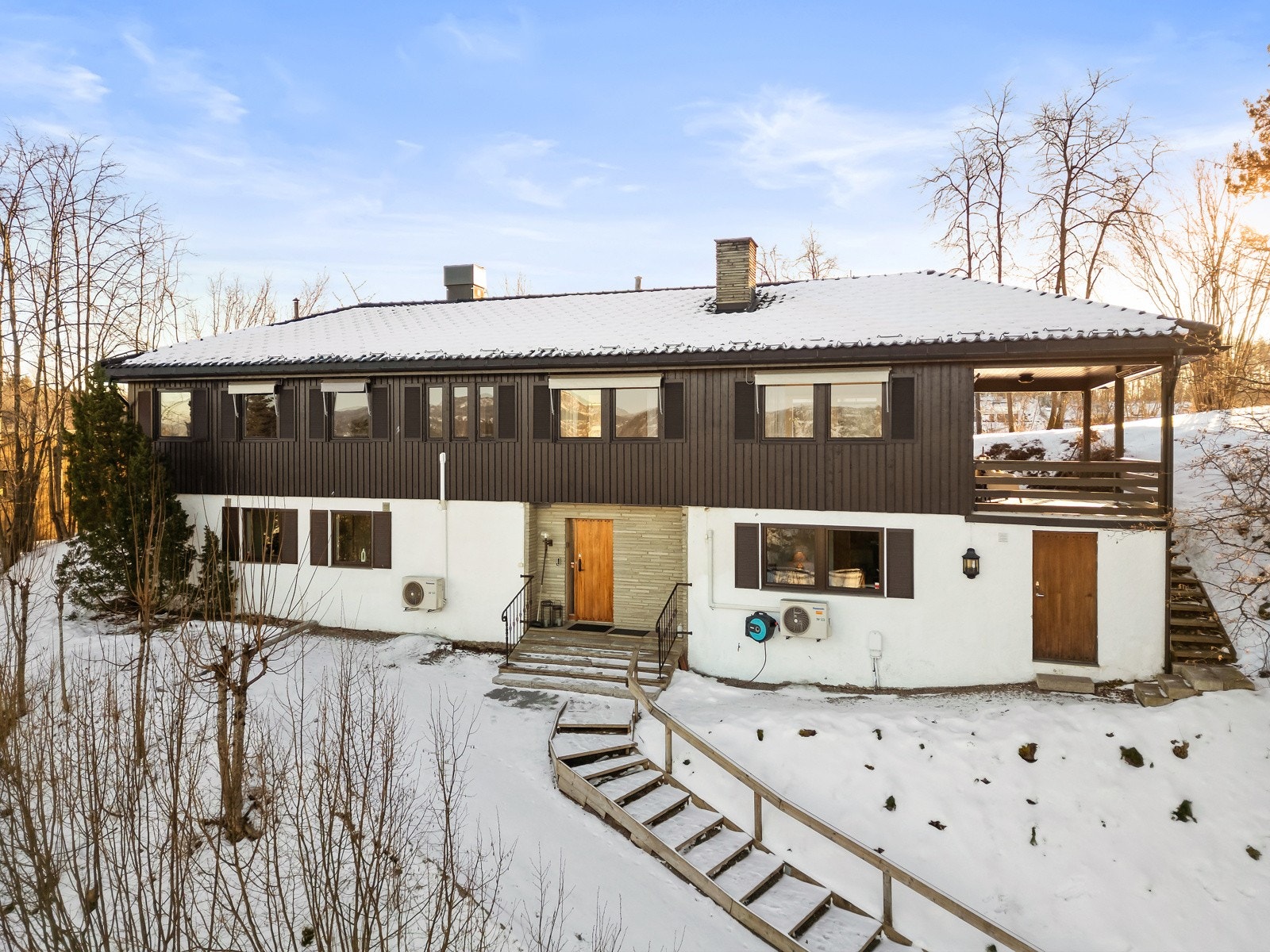 Stor enebolig over to plan Galleribilde