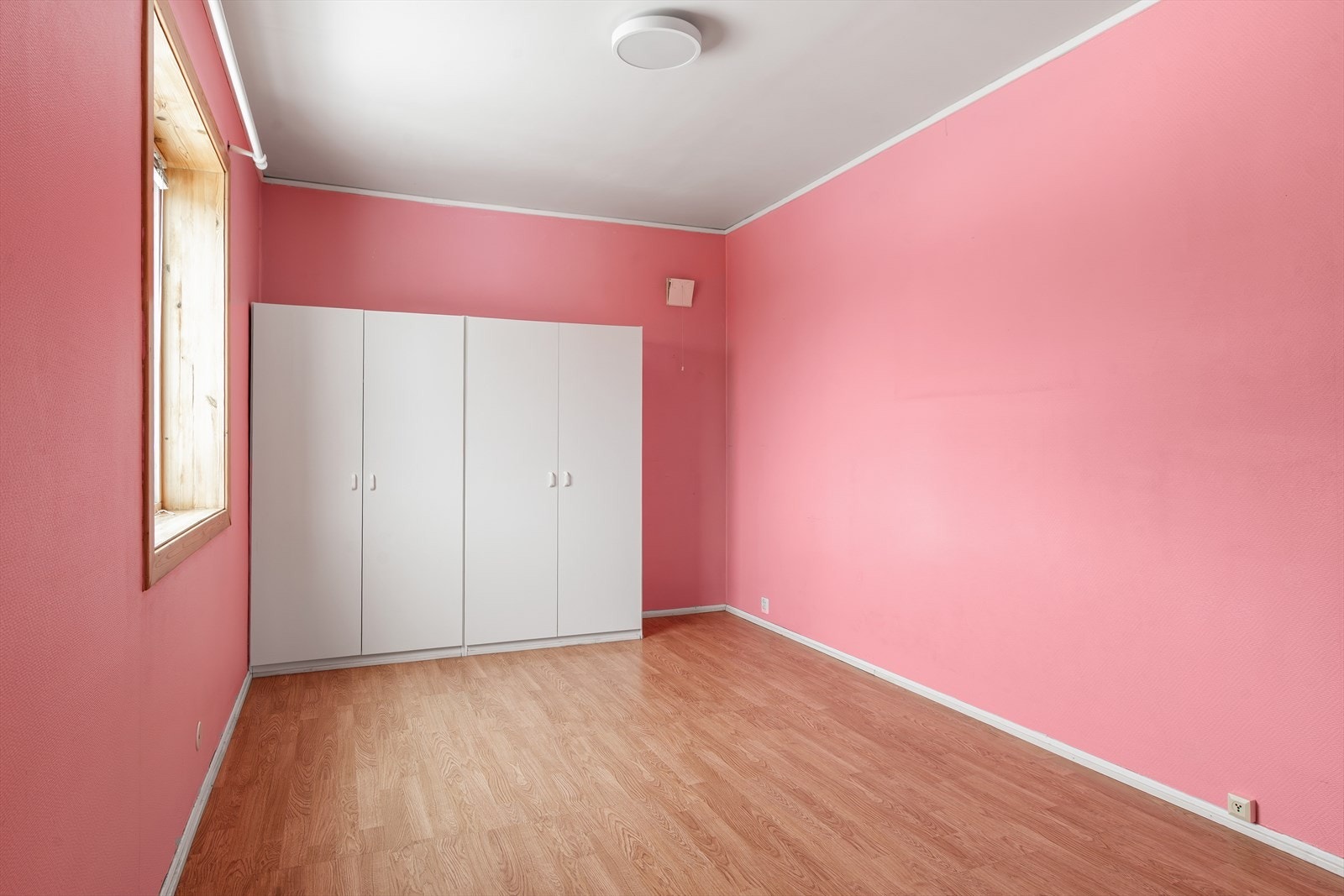 Det rosa rommet - dette er det største soverommet i leiligheten! Galleribilde