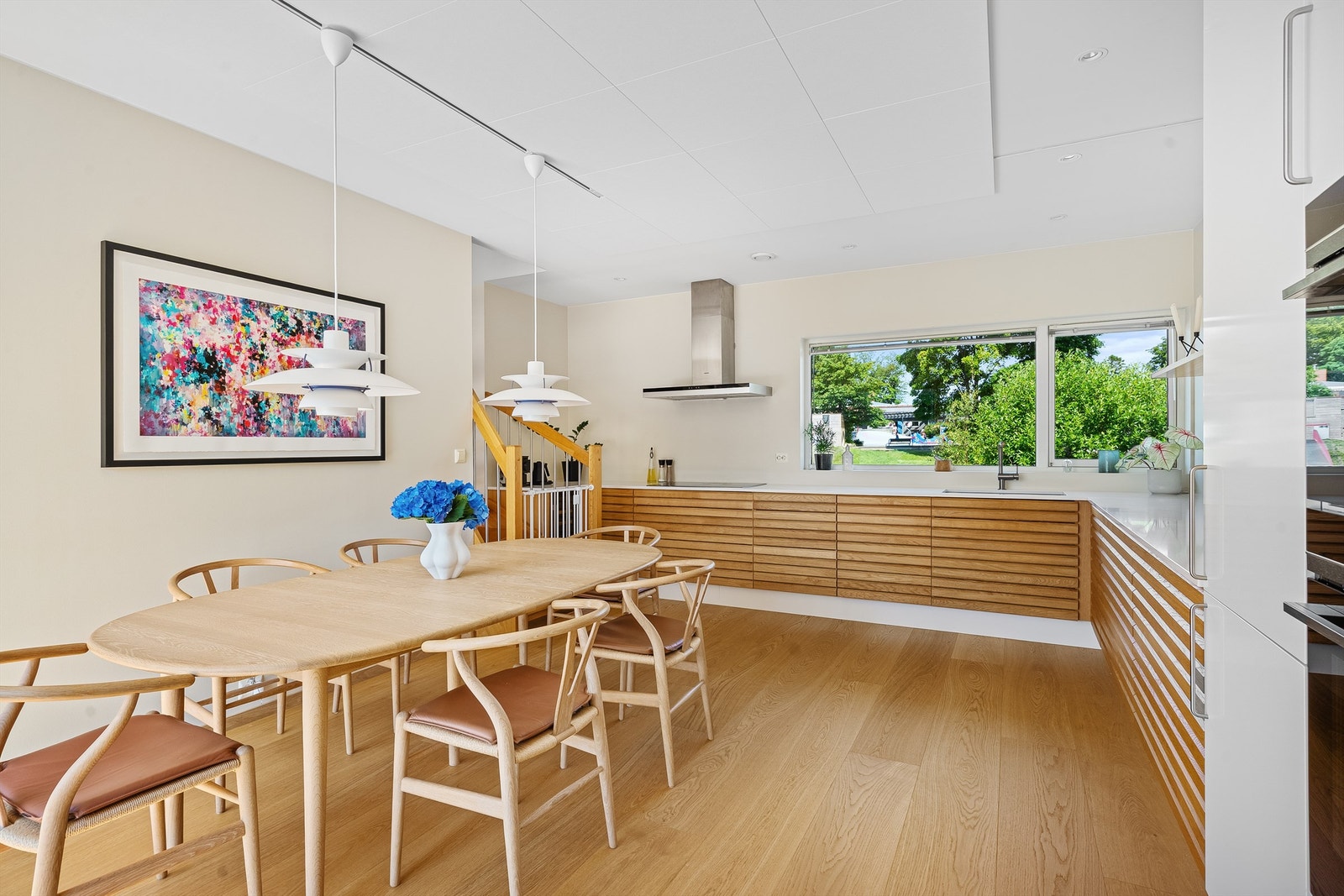 Lekkert kjøkken fra HTH med fronter i eik. Galleribilde