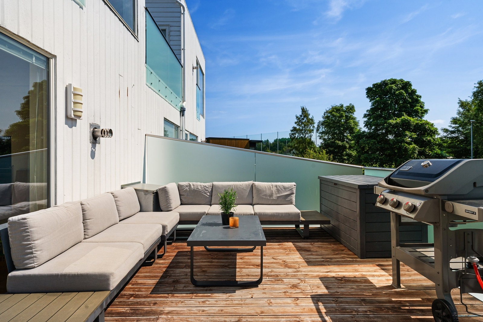 Balkong med god plass til møblement. Galleribilde