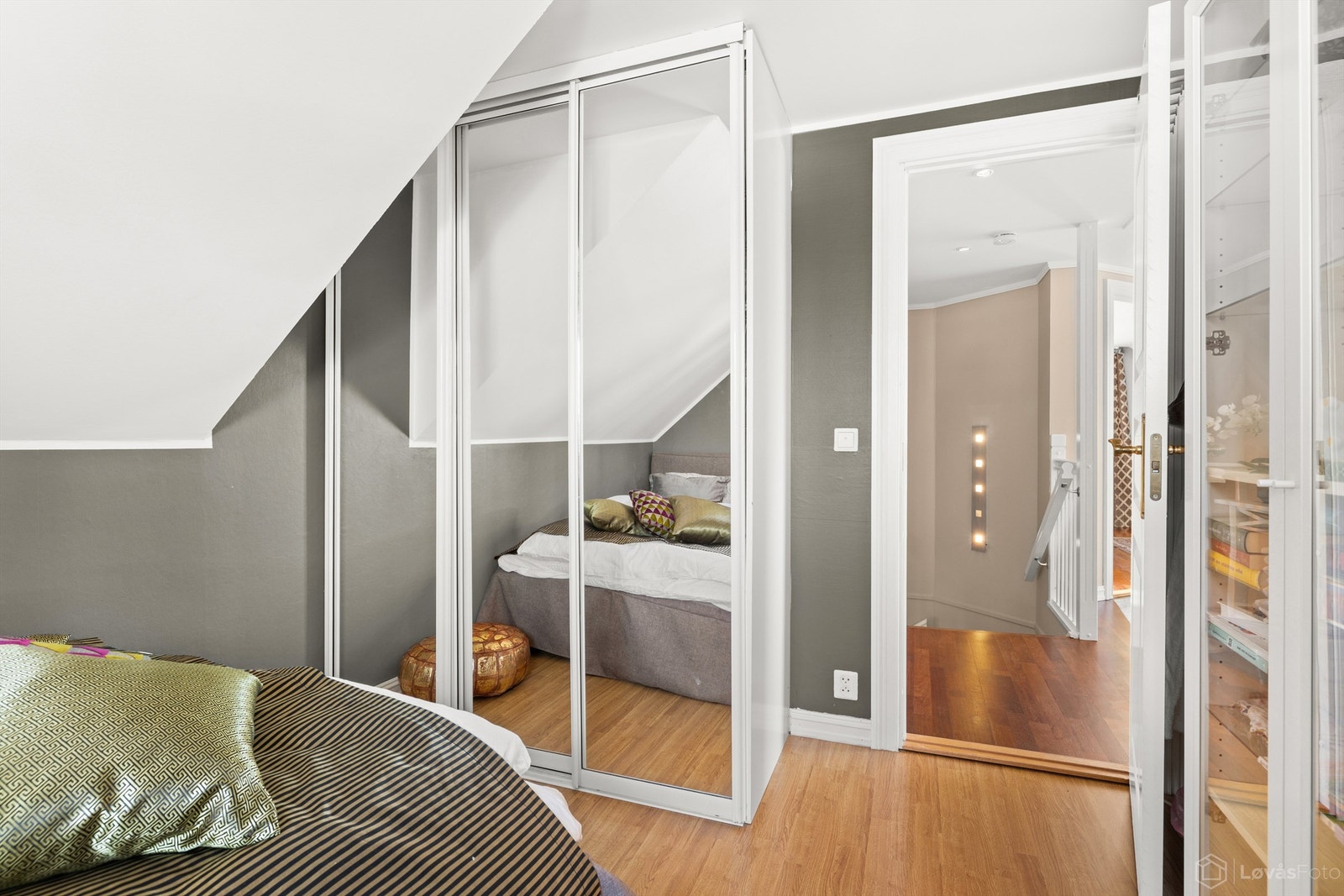 Soverom 2 med skyvedørsgarderobe Galleribilde