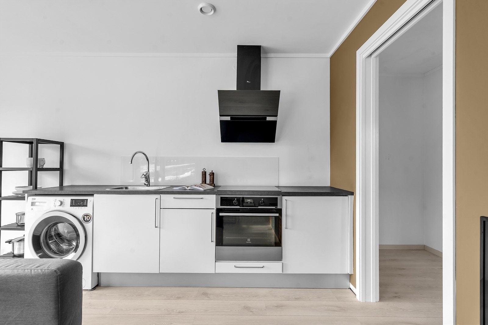 Hybel | Åpen stue/kjøkken-løsning. Galleribilde