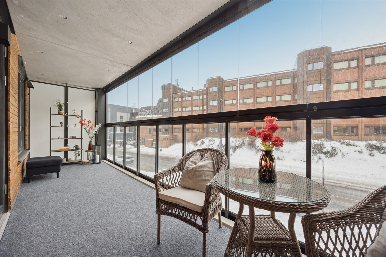 Fra stuen er det utgang til balkong på 16m² Galleribilde