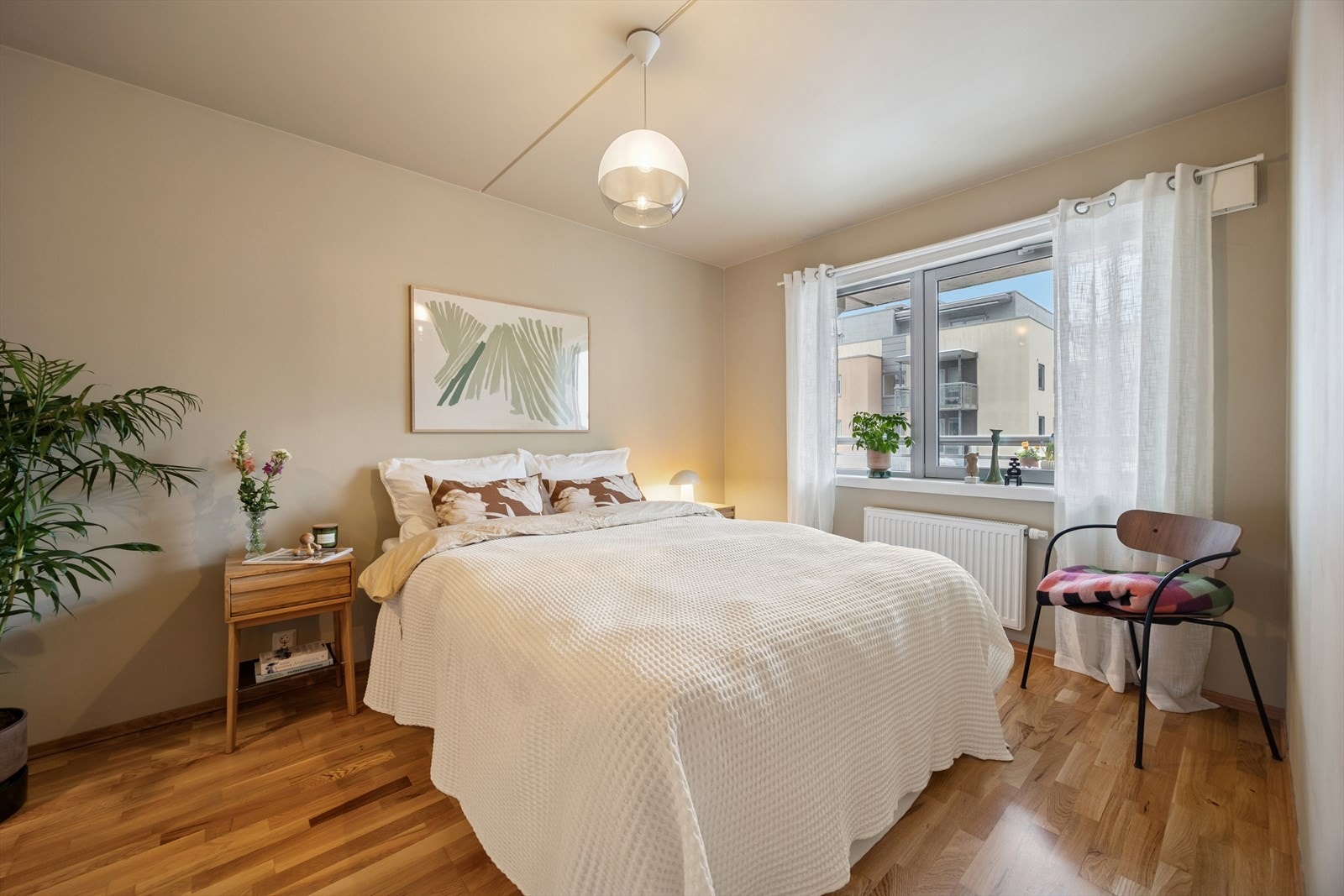 Boligen har tre lyse og luftige soverom. Galleribilde