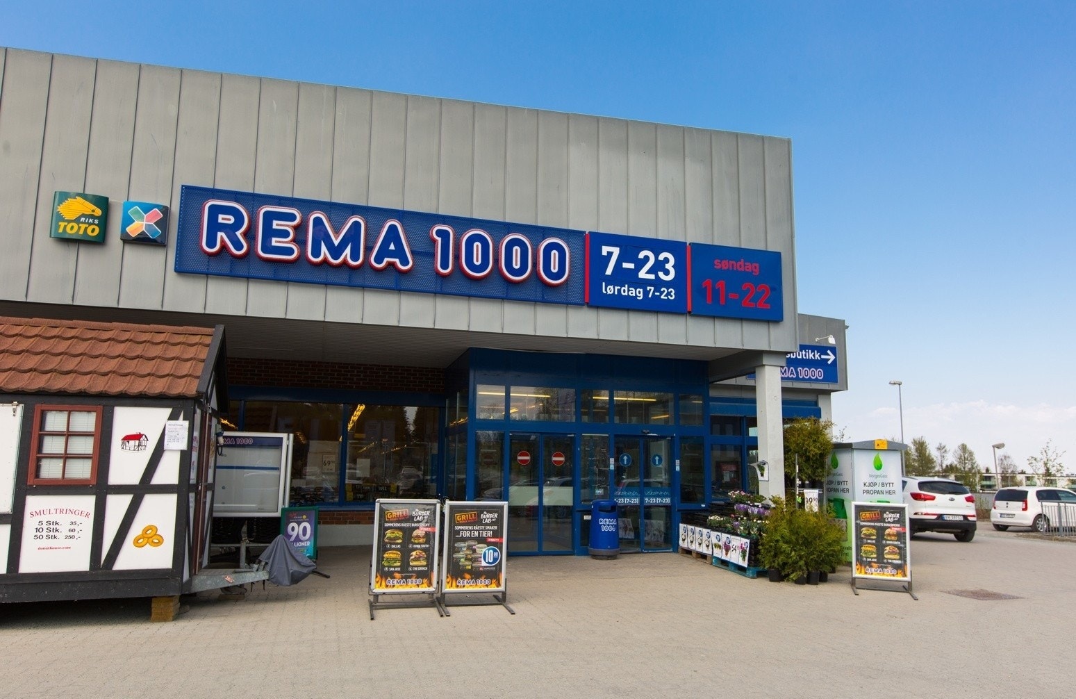 Rema 1000 Saupstad, dagligvarebutikk i kort gangavstand fra leiligheten. Enkelt og praktisk i hverdagen. Galleribilde