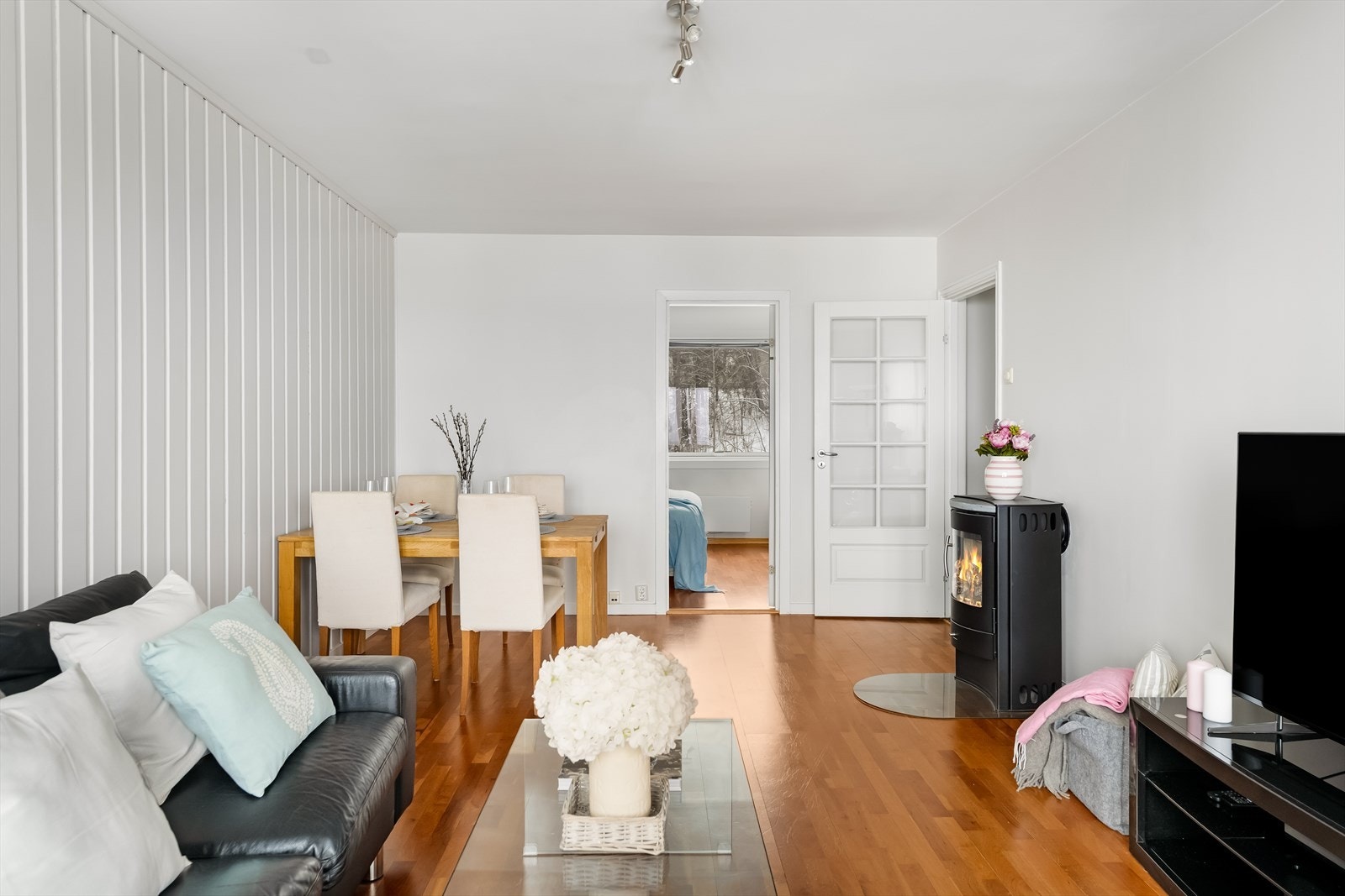 Her ligger alt til rette for både avslappende hverdager og sosiale sammenkomster. Galleribilde