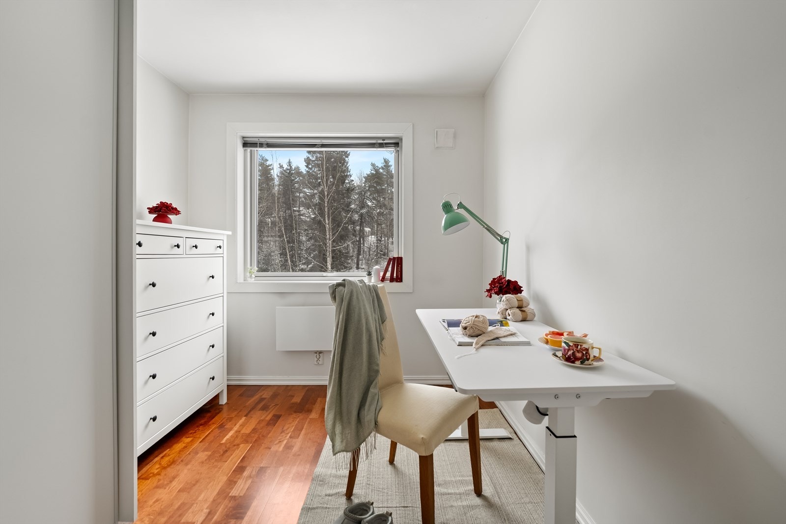 Soverom nummer to egner seg ypperlig som barnerom, gjesterom eller hjemmekontor. Galleribilde