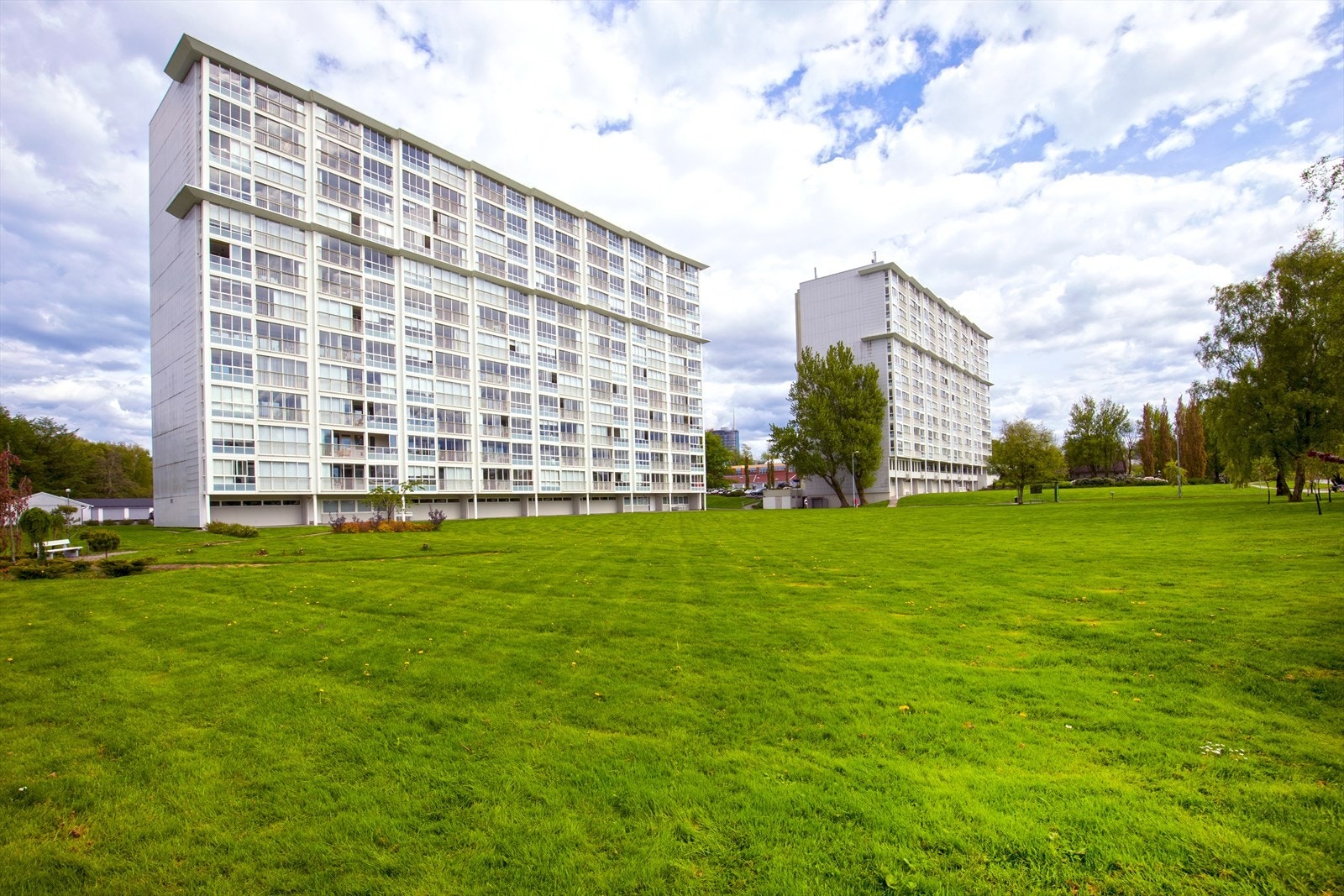 Fasade - leiligheten ligger flott til i byggets 9. etasje. Foto Image Vision (Jon Helge Hesby) Galleribilde