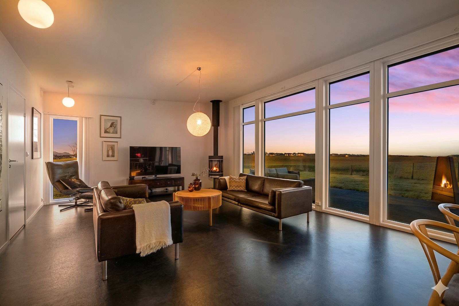 EIE | Kveldsbilde Galleribilde