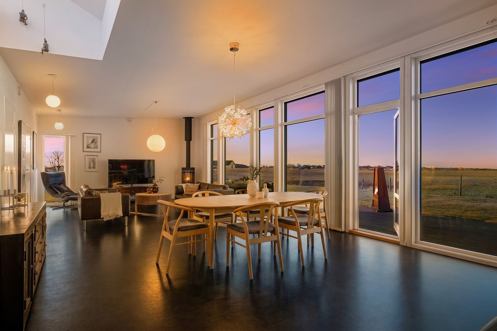 EIE | Kveldsbilde Galleribilde