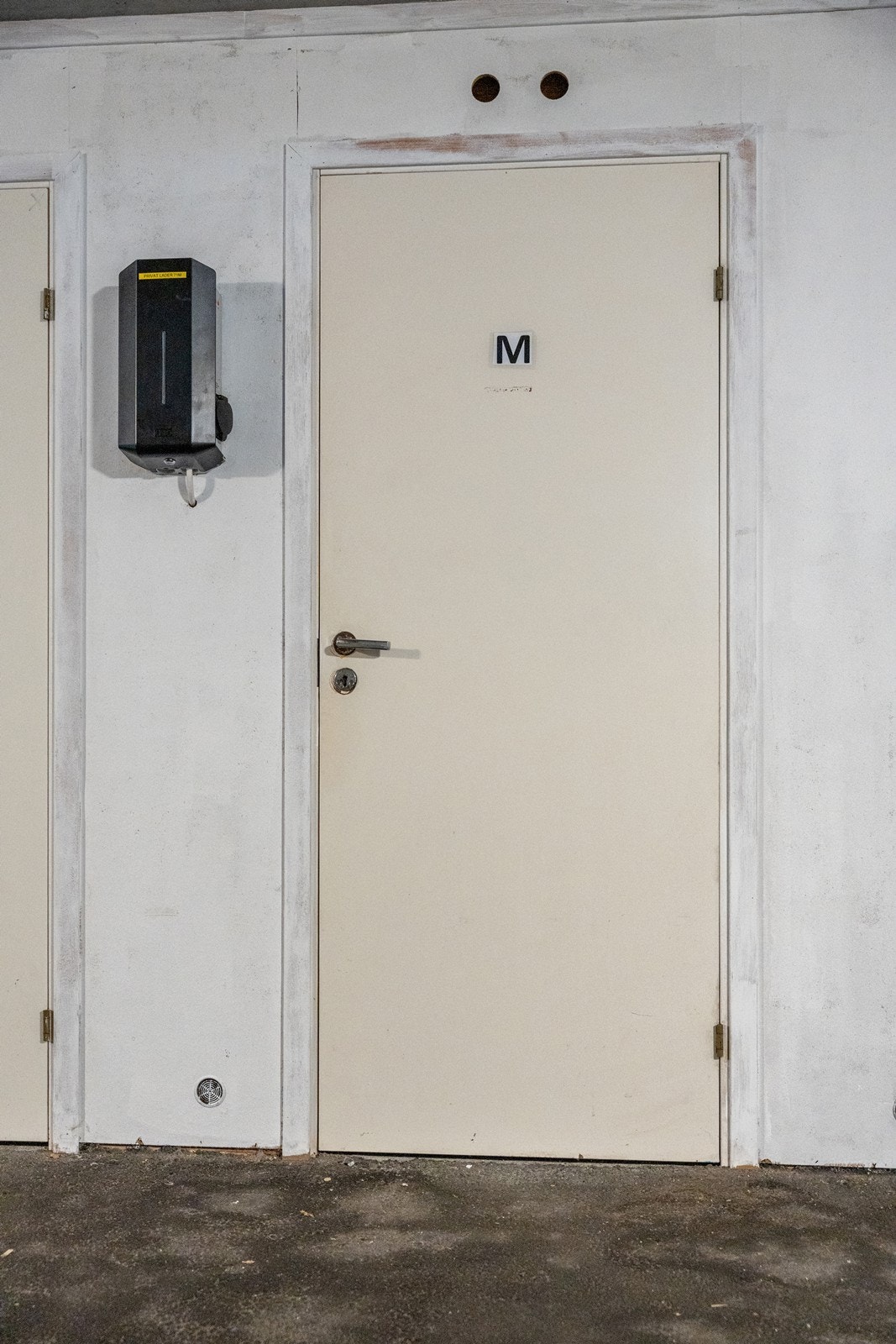 Egen oppbevaringsbod like ved parkeringsplassen i garasjen. Galleribilde