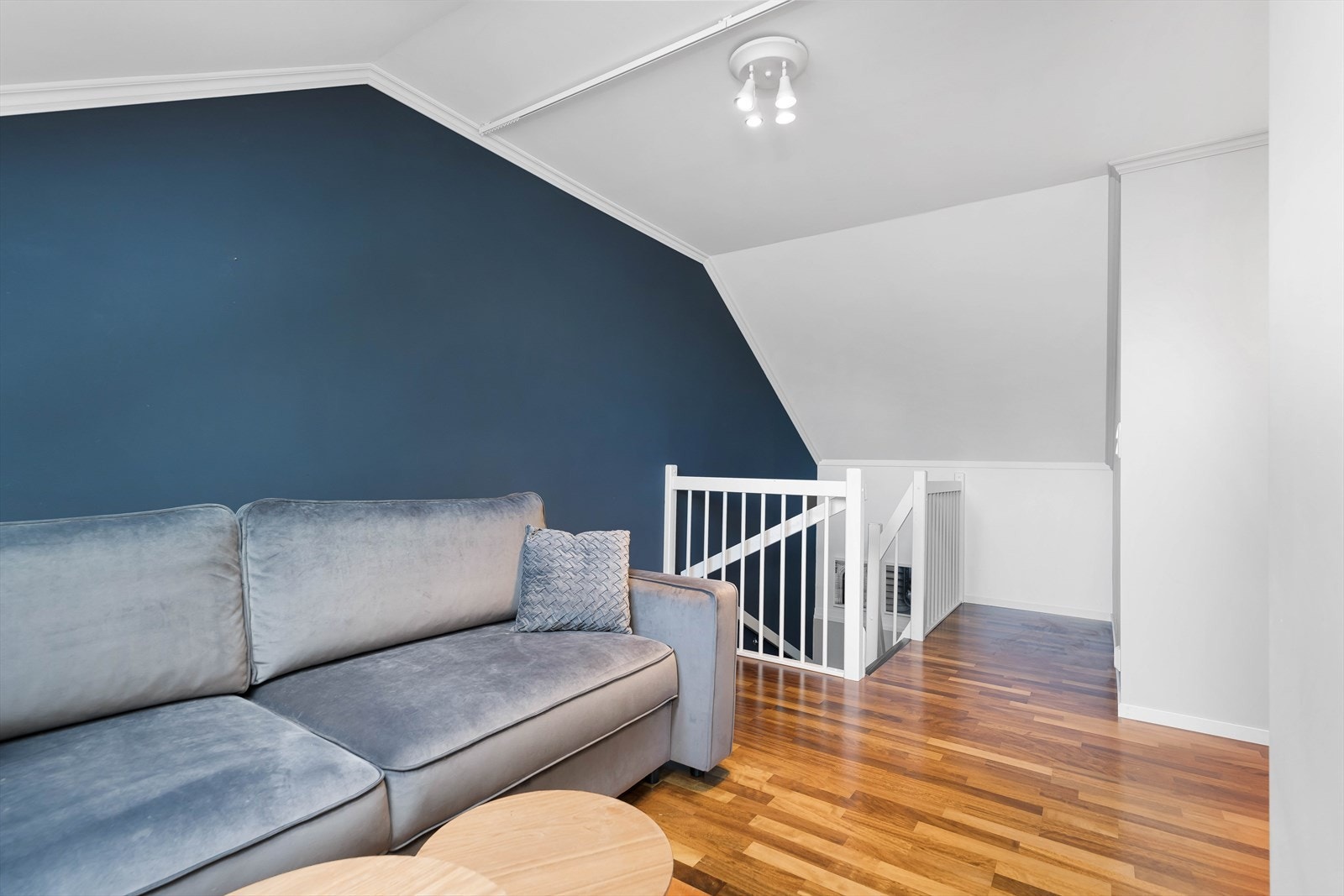 I loftsetasjen finner man en fin loftstue. Galleribilde