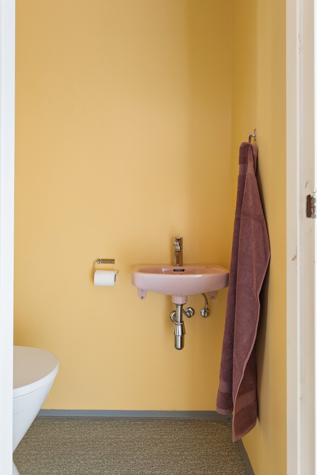 Toalettrom. Galleribilde