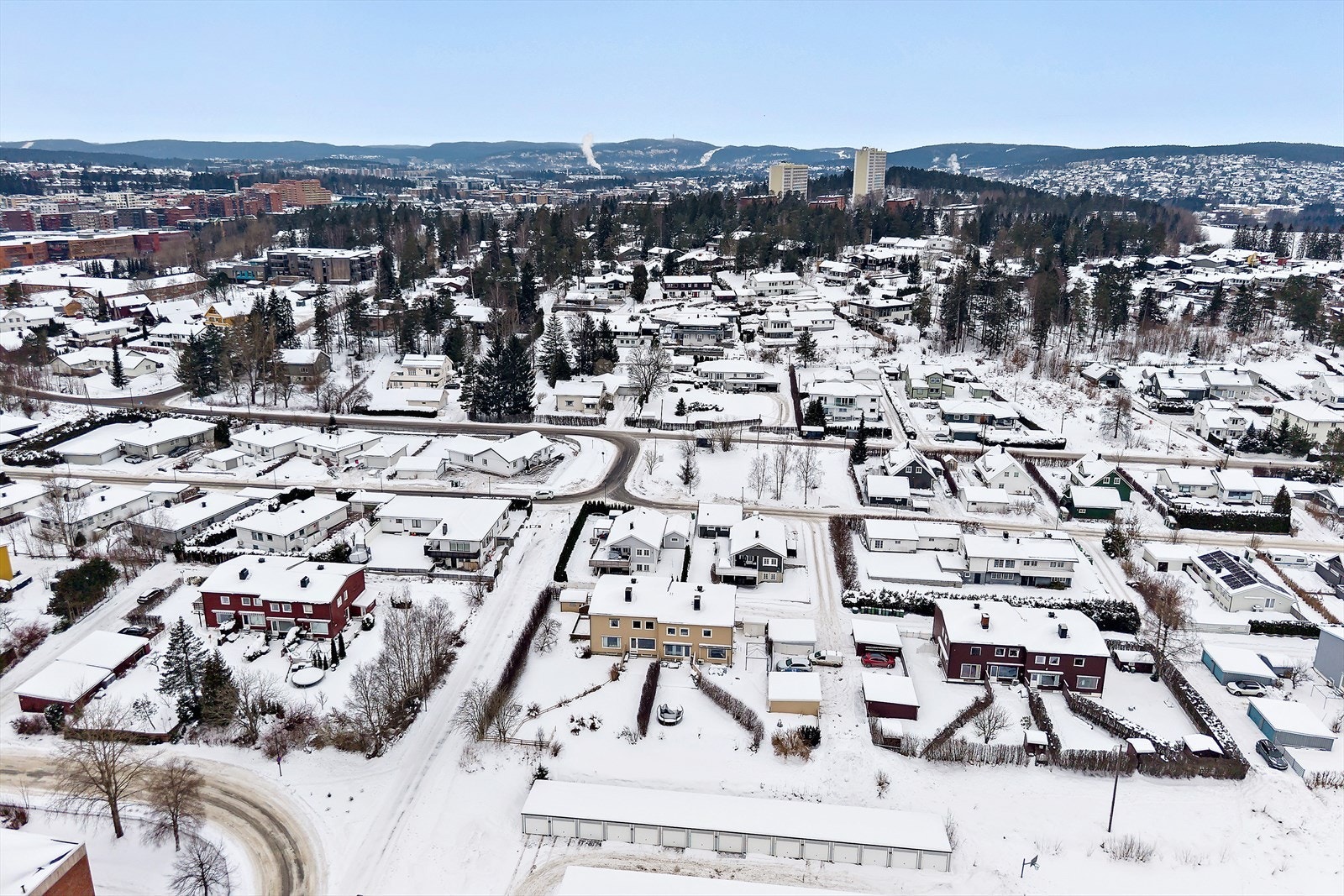 Her har man også gangavstand inn til sentrumskjernen i Lørenskog med alt av moderne servicetilbud. Galleribilde