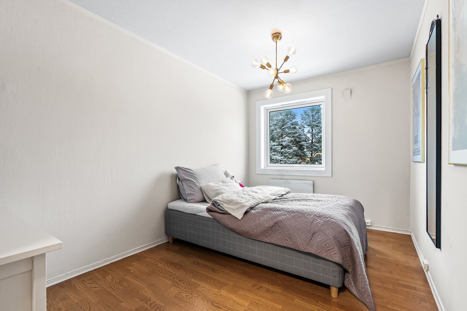 Soverom II er også av god størrelse med fin plass til seng og ønsket møblement. Galleribilde